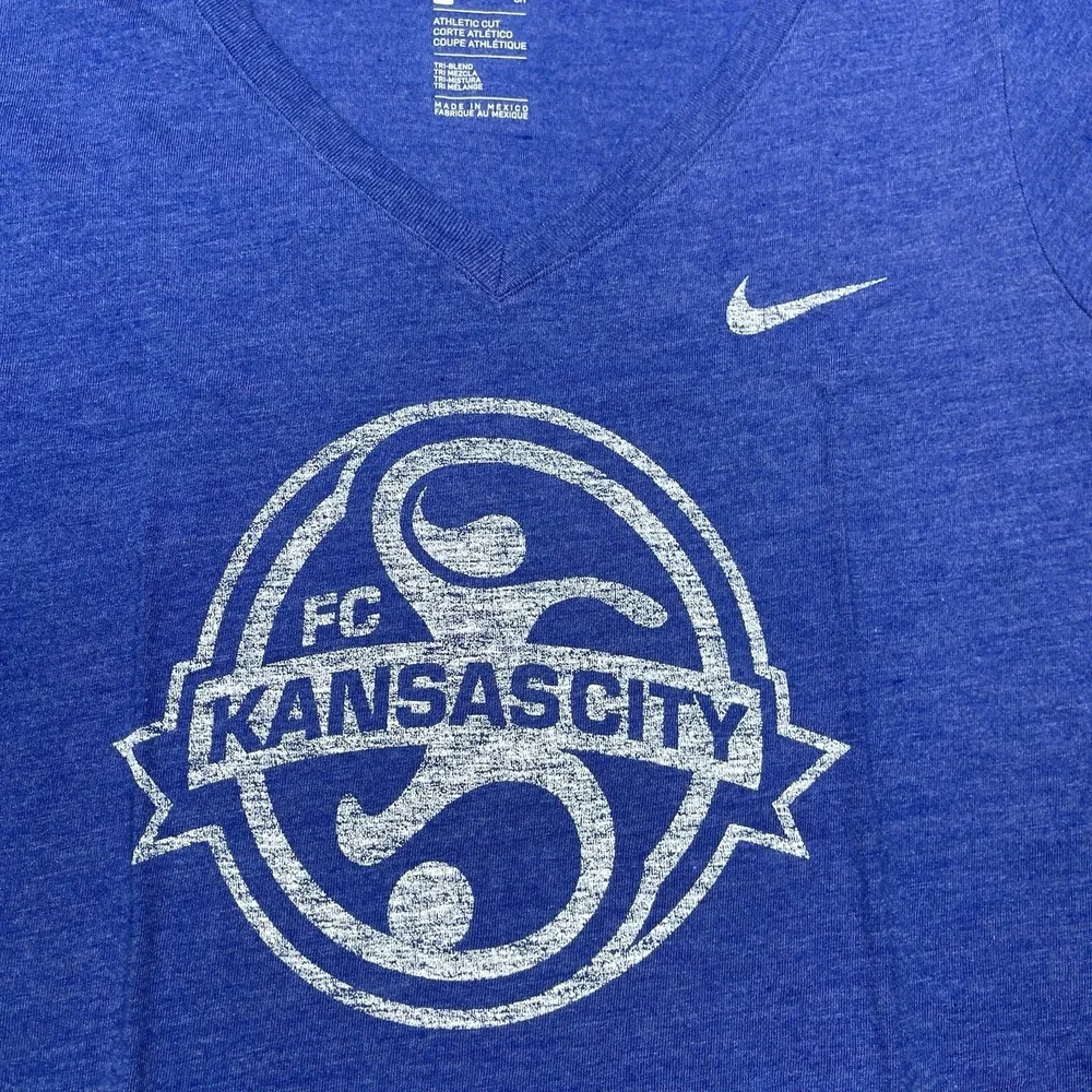 Nike Kansas City FC Soccer NWSL women's v-neck t-shirt Size Small New Blue